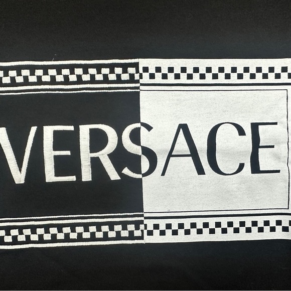 NWT Authentic Versace Men's Black & White Embroidered Logo Shirt - Size L - Picture 4 of 12